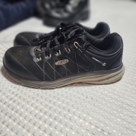 KEEN GUC WOMENS SZ 8.5 UTILITY VISTA  ENERGY INDUSTRIAL WORK SNEAKERS COMPOSITE - Picture 1 of 11